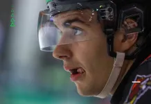 Белорусский хоккеист завершил игровую карьеру в 19 лет