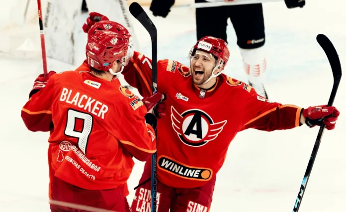 Роман Горбунов — о жизни в Екатеринбурге, музыке в раздевалке и первом Матче Звёзд КХЛ