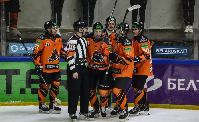 «Шахтёр» уверенно обыграл «Неман» в Солигорске