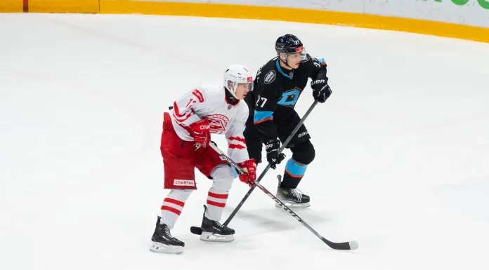 «Динамо-Шинник» в Москве сыграет с МХК «Спартак» в первом очном матче команд