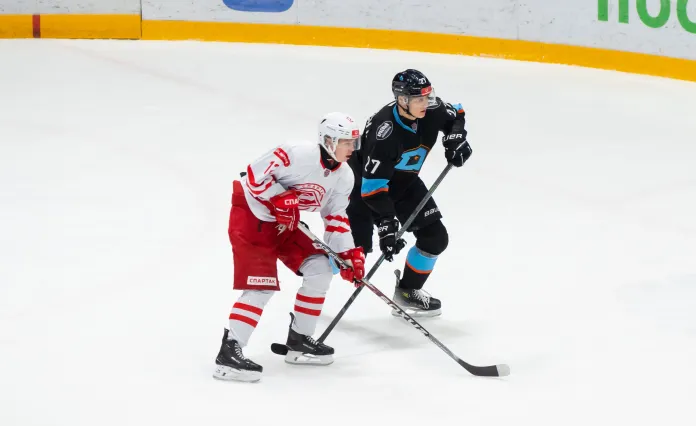 «Динамо-Шинник» в Москве сыграет с МХК «Спартак» в первом очном матче команд