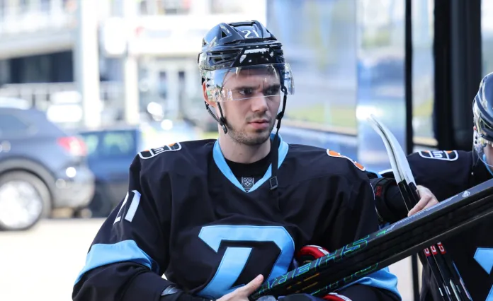 В «Нефтехимике» удивились словам Антоненко об интересе к Даниле Квартальнову