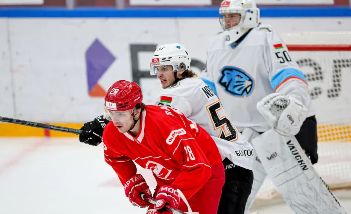 «Динамо-Шинник» не сумел догнать МХК «Спартак» и снова проиграл московскому клубу