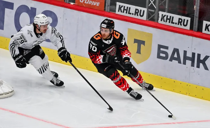 Матчи КХЛ на 29 января. «Сибирь» — «Динамо-Минск», «Авангард» — «Трактор», «Шанхай» — «Сочи», «Амур» — «Автомобилист»