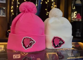 «Витебск» выпустил специальную коллекцию мерча для модных болельщиц