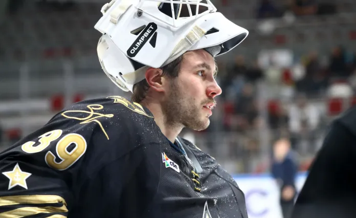 Два спасения белорусского вратаря «Адмирала» попали в ТОП-10 сэйвов 20-й недели КХЛ