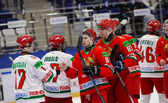 Молодежная сборная Беларуси разгромно обыграла юных соотечественников благодаря хет-трику Лахнова