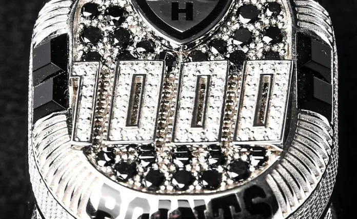 Вадиму Шипачеву вручили второй перстень за 1 000 очков в КХЛ