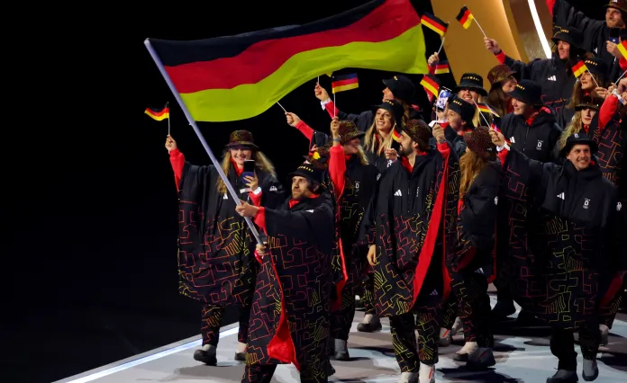 Леон Драйзайтль пронёс флаг Германии на открытии Олимпийских игр 2026 года