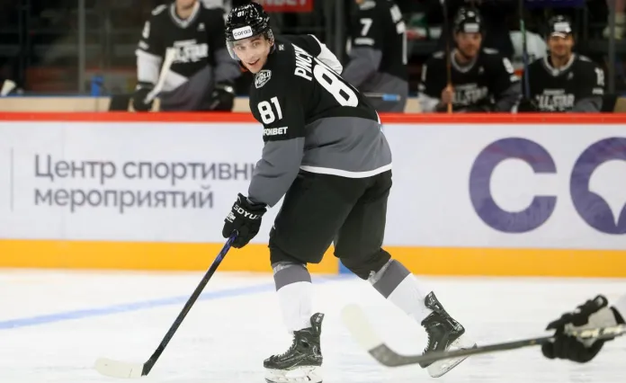 Минское «Динамо» — в конкурсе «Эффектный буллит»: Мороз сорвал попытку, Пинчук использовал мем «Колбасенко», сын Шипачёва забросил буллит