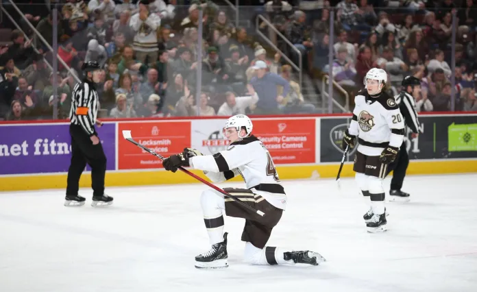 АХЛ. Голевой пас Колячонка, звёзды матча Протас, Толопило и Климович, Колосов пропустил 4 гола – статистика белорусов 8 февраля