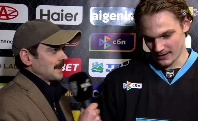 Видео: Антон Лапенко взял флеш-интервью у Егора Борикова во время матча с «Локомотивом»