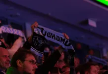 Видео: Фанаты минского «Динамо» освистали арбитров после спорного удаления