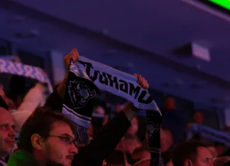 Видео: Фанаты минского «Динамо» освистали арбитров после спорного удаления