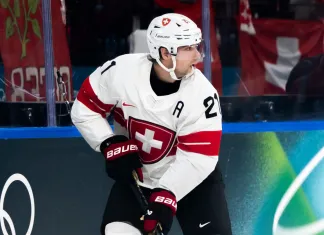 Кевин Фиала выбыл до конца Олимпиады-2026: нападающего сборной Швейцарии увезли на носилках