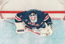 Вратарь сборной США Свайман пропустил курьезный гол с центра площадки в матче с Данией