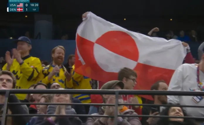 Скандал на хоккейном турнире ОИ-2026: фанатам запретили флаг Гренландии в матче Дания – США