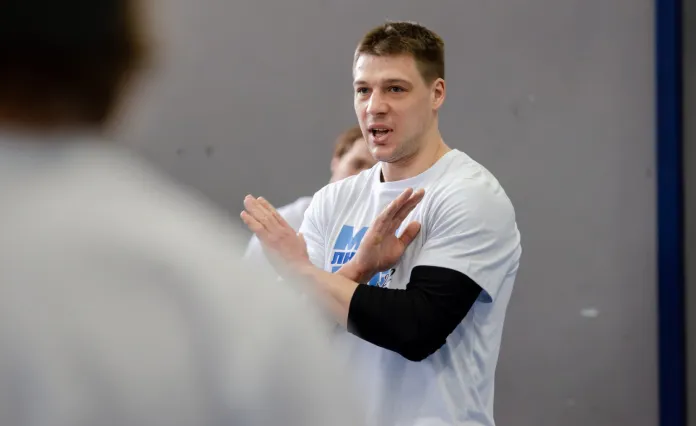 ВХЛ. Когалев забросил шайбу, Глинский отдал голевую передачу – статистика белорусов 14 февраля