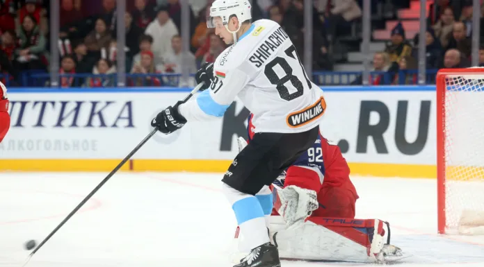 Минское «Динамо» дважды отыгралось в счете, но в серии буллитов проиграло ярославскому «Локомотиву»