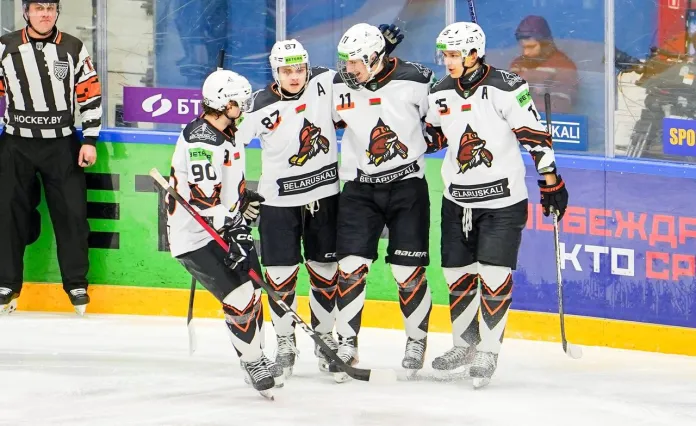 «Шахтер» уверенно обыграл «Могилев» и одержал десятую победу кряду