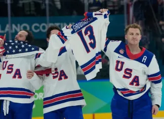 Сборная США почтила память Джонни Годро после победы на Олимпиаде-2026