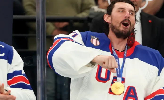 Сборная США выиграла золото Олимпиады-2026, Скоренов набрал 40 результативных очков в КХЛ, Колосов присоединился к «Филадельфии» – все за вчера