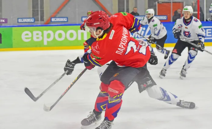 Артур Пархомчик: Гол от спины вратаря посвящаю папе — он меня этому учил