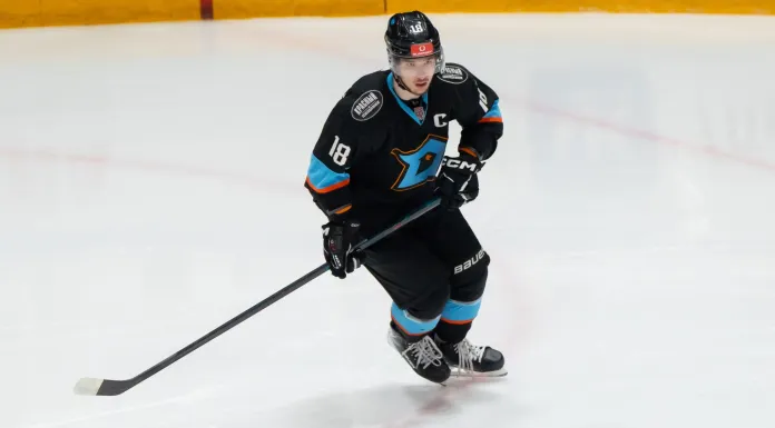 «Динамо-Шинник» на домашнем льду примет МХК «Динамо СПб». Трансляция