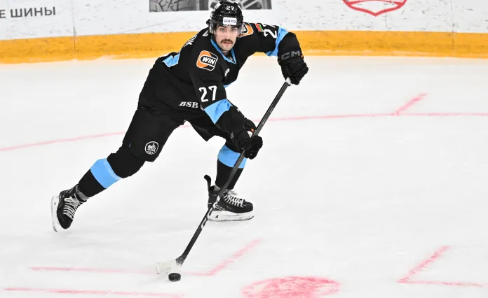 Защитник минского «Динамо» вернулся из лазарета, Протасы забросили 20-е шайбы в сезоне, «Динамо-Шинник» уступил в горячем дерби – все за вчера