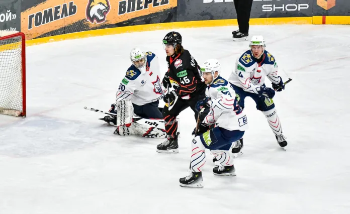 «Металлург» одолел «Гомель» и завоевал путёвку в плей-офф