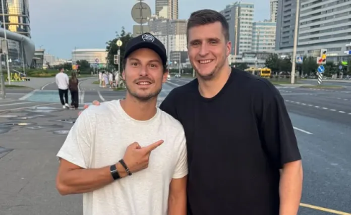 Зак Фукале поздравил Алексея Протаса с рождением дочери