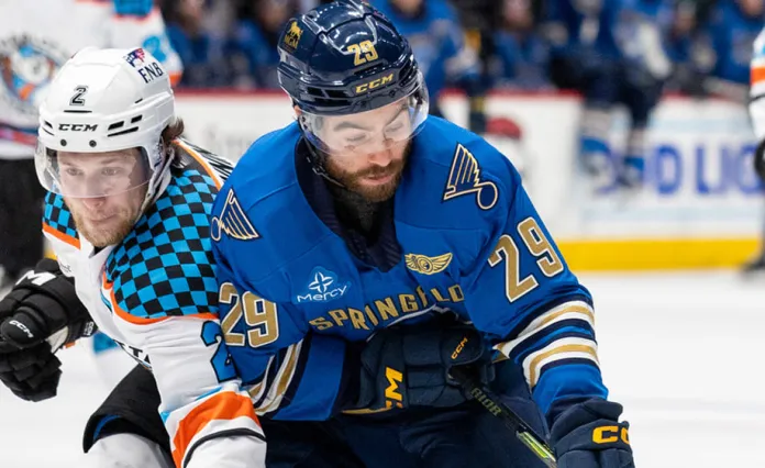 Экс-форвард минского «Динамо» стал первой звездой матча АХЛ