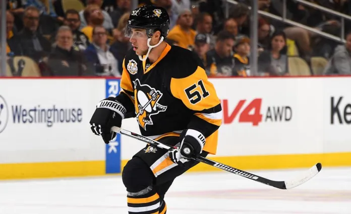 «Чикаго» обменял обладателя Кубка Стэнли. У белоруса Кузьмина новый партнер по обороне в «Рокфорде»