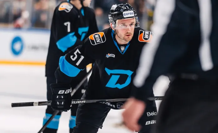 Минское «Динамо» отправилось на выезд без двух форвардов, «Гомель» пробился в плей-офф, Климович набрал три очка в АХЛ – все за вчера