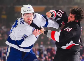 15 голов, 102 минуты штрафа и пять драк: «Тампа» и «Баффало» устроили первую такую игру в НХЛ с 1989 года