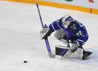 Голкипер «Торпедо» получил штраф за симуляцию