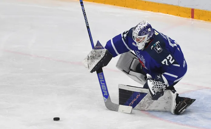 Голкипер «Торпедо» получил штраф за симуляцию