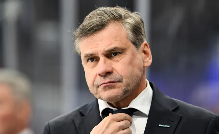 Квартальнов — о словах Ларионова про «простой хоккей»: Не слышал. Не имею привычки обсуждать чужую команду