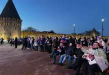 В Смоленске болельщики следили за гостевым матчем «Славутича» в плей-офф под открытым небом