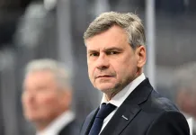 Дмитрий Квартальнов попал в число лучших тренеров КХЛ по мнению руководителей клубов