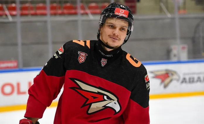 МХЛ. Степан Степанов разжился ассистом, Матвей Никонович сыграл надежно, но «Ладья» все равно уступила. Итоги 22 марта