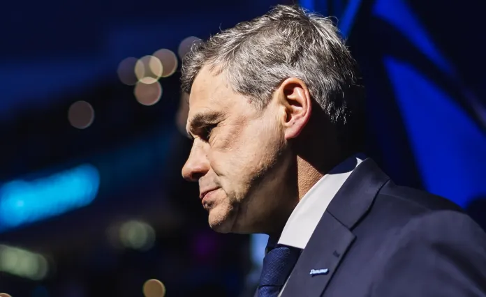 Дмитрий Квартальнов закончил регулярку в ТОП-10 рейтинга тренеров КХЛ