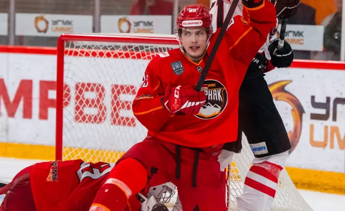 ВХЛ. 1/8 финала. Четыре хита Даниила Карповича, надежная игра Максима Глинского – статистика белорусов 25 марта