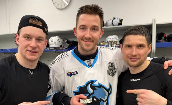 Станислав Галиев — лучший игрок матча в раздевалке минского «Динамо». Форвард оформил дубль и набрал 300-е очко в КХЛ