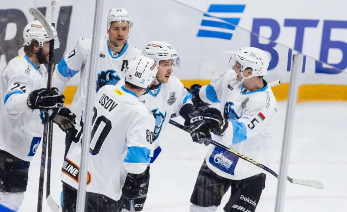 Минское «Динамо» закрыло серию в Москве 4-0 и вышло в следующий раунд плей-офф, Протас пропустит ближайшие матчи «Вашингтона», Климович забросил 15-ю шайбу в АХЛ – все за вчера