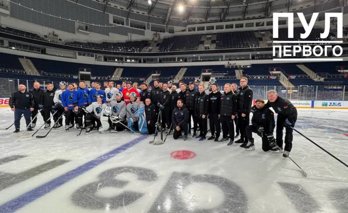 Видео. Александр Лукашенко забил вратарю минского «Динамо» Василию Демченко