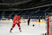 «Я готов с вами готовиться в межсезонке». Александр Лукашенко собирается косить и рубить дрова с игроками минского «Динамо» 