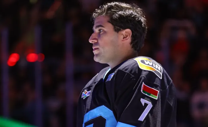 Сэм Энас заявил, что не прочь сыграть в одном звене с Александром Лукашенко