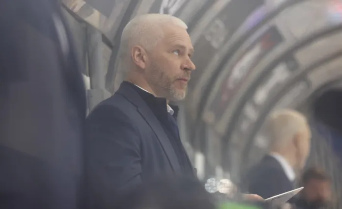 «Дом есть дом, тут и стены помогают». Дмитрий Саяпин — о втором домашнем успехе «Металлурга» в серии с «Юностью»