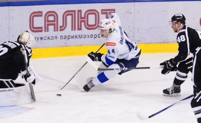 ВХЛ. 1/8 финала. Дубль Даниила Омелюсика позволил «Рязани-ВДВ» выйти в четвертьфинал. Итоги 4 апреля